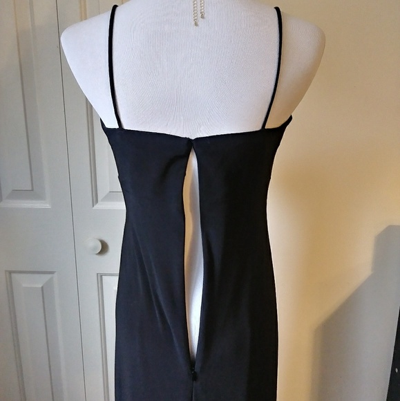 Formal long black evening dress - Picture 4 of 8